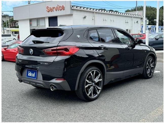 Car image 15
