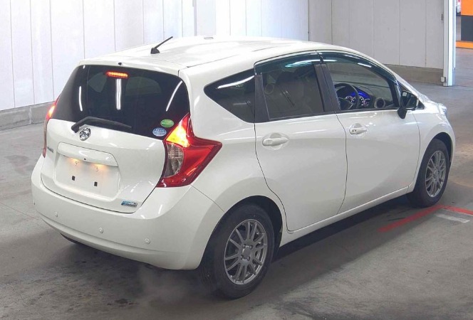 Car image 2