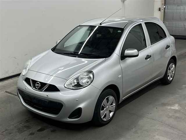 Car image 4