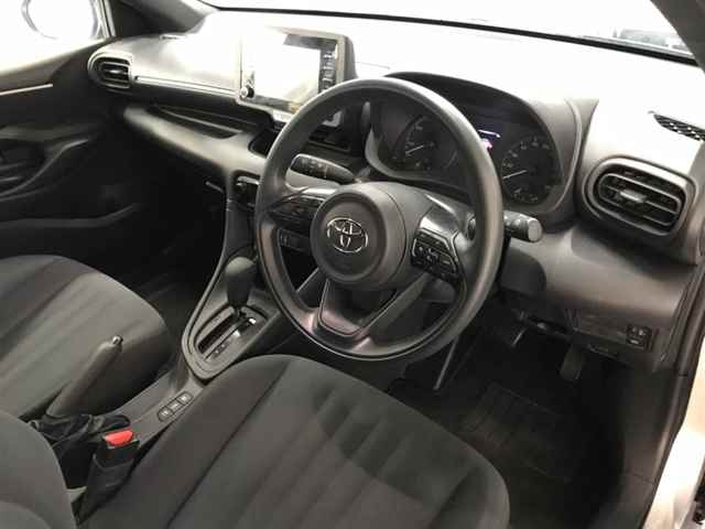 Car image 10