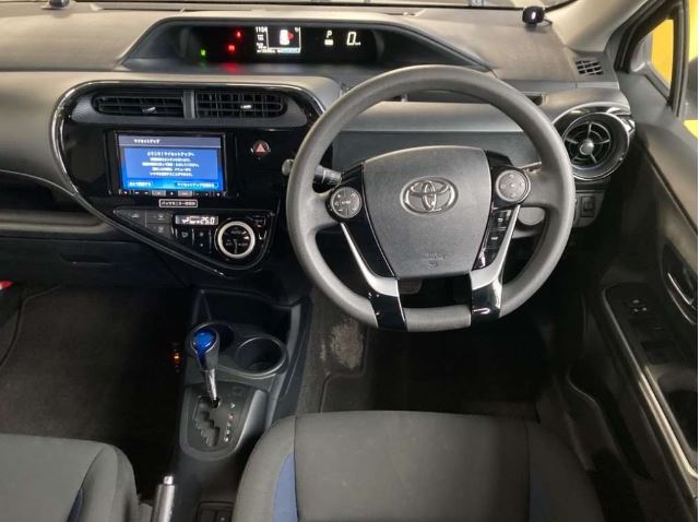 Car image 2