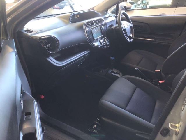 Car image 5