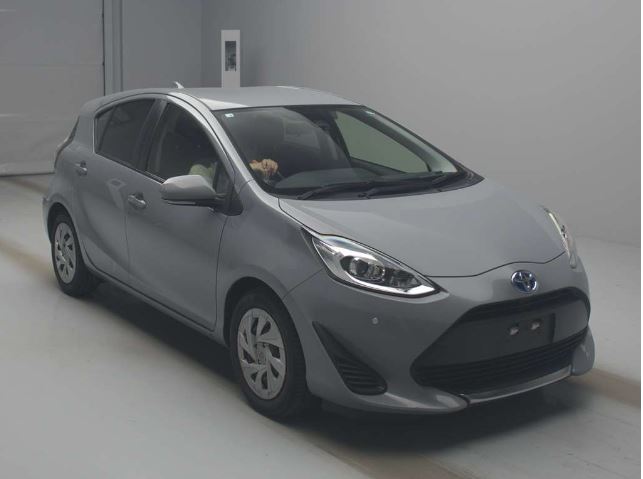 Car image 12