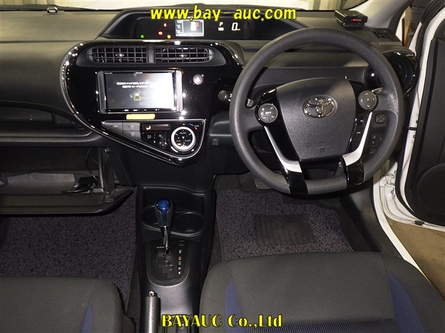 Car image 3