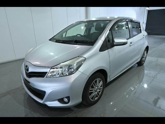 Car image 9