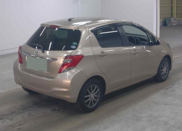 Car image 2