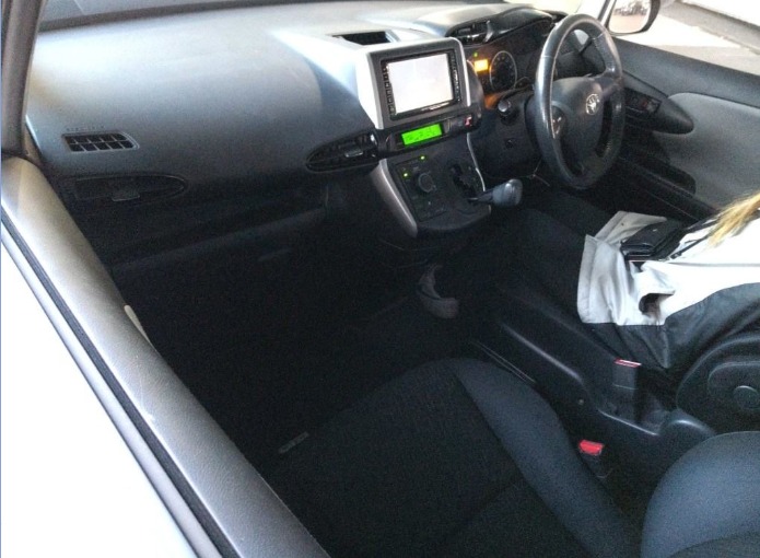 Car image 3